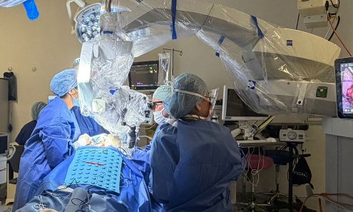 Zeiss operative microscope in use during thyroid surgery at Cleveland Clinic London